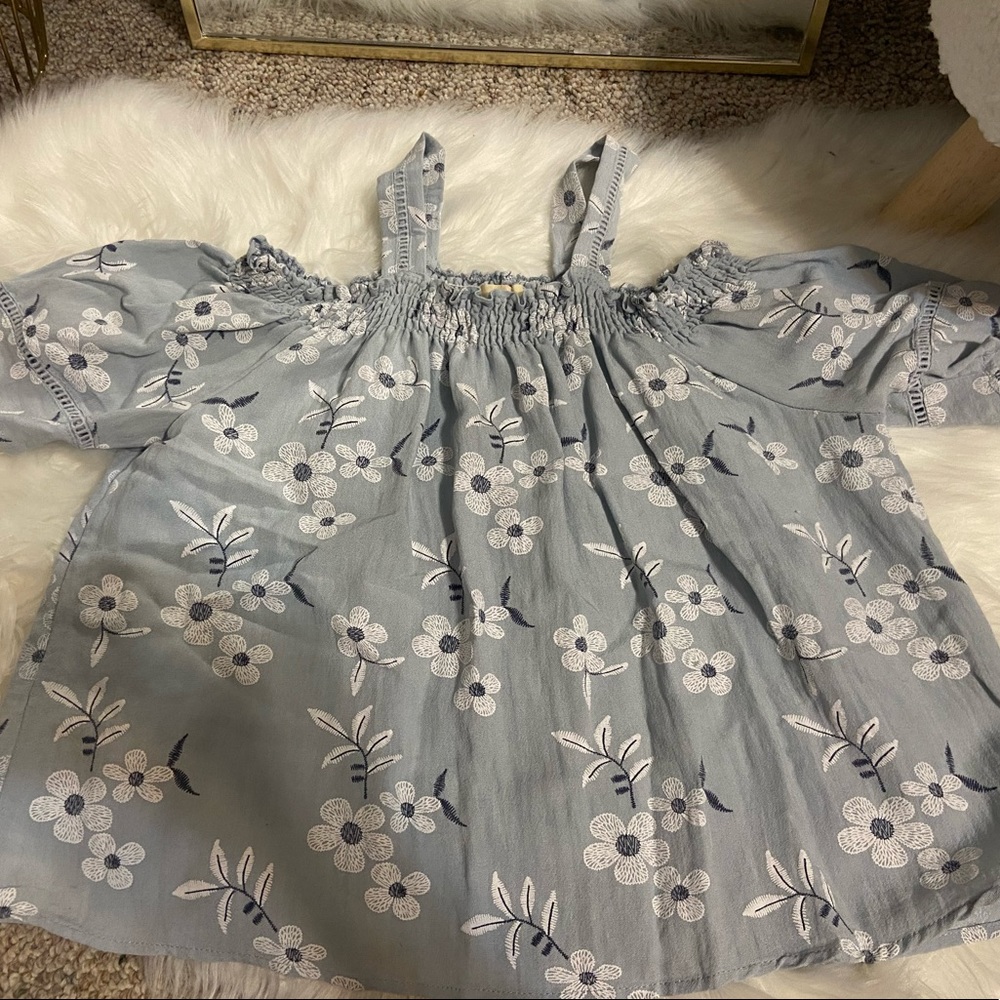 Marshalls baby blue flower top Size L